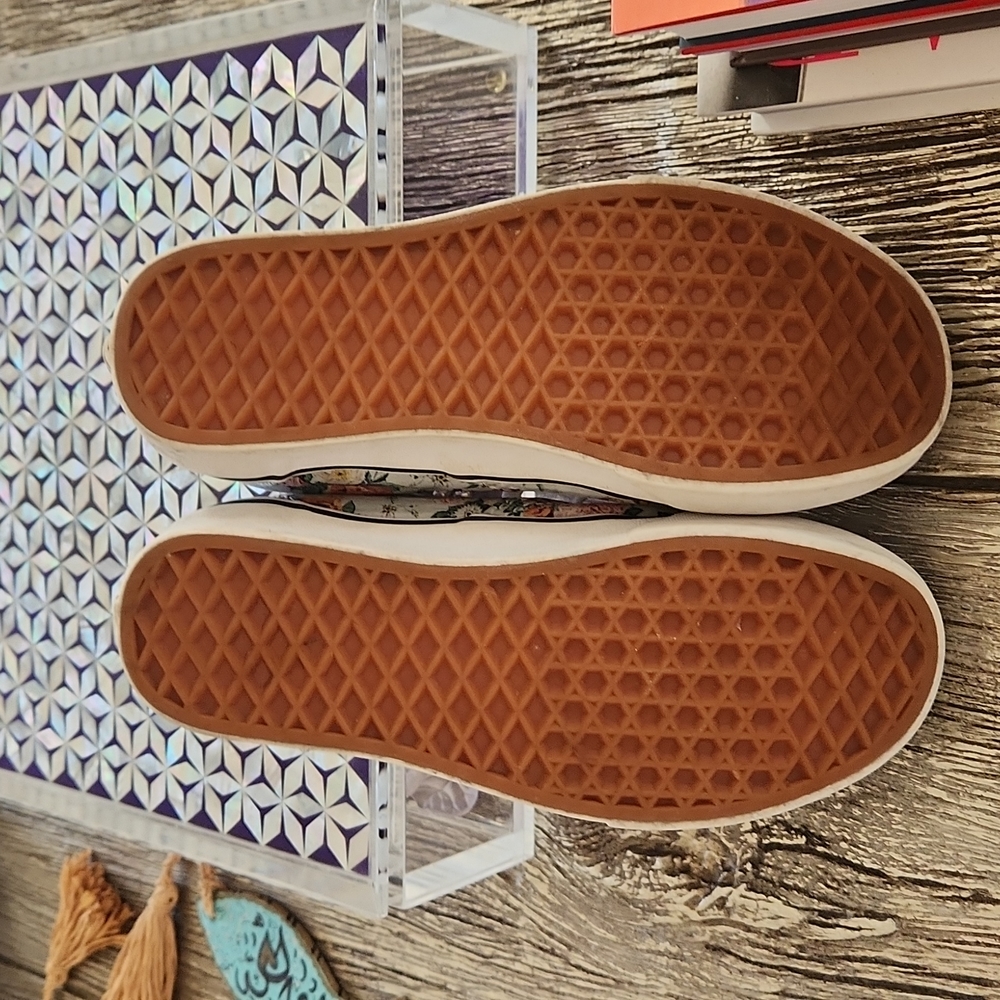 Vans - Picture 6 of 7